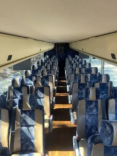 2016 Prevost H3-45 Coach - Image 4