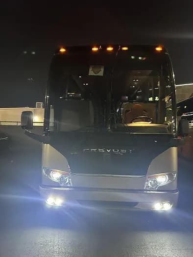 2013 Prevost H3-45 Coach - Image 5