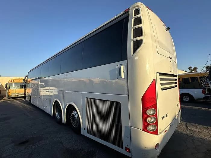 2015 Volvo 9700 Coach - Image 4