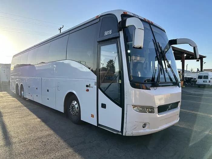 2015 Volvo 9700 Coach - Image 3