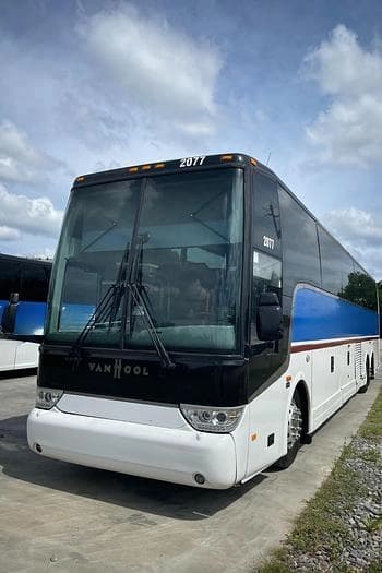 2015 Van hool TX45 Coach - Image 2