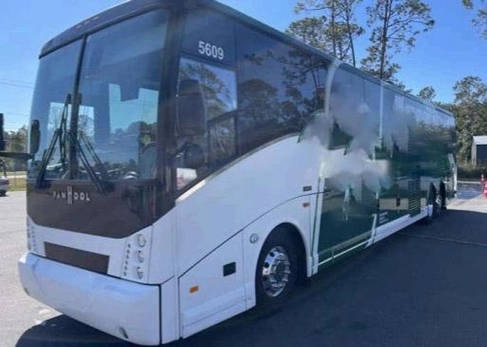 2017 Van hool CX45 Coach - Image 3