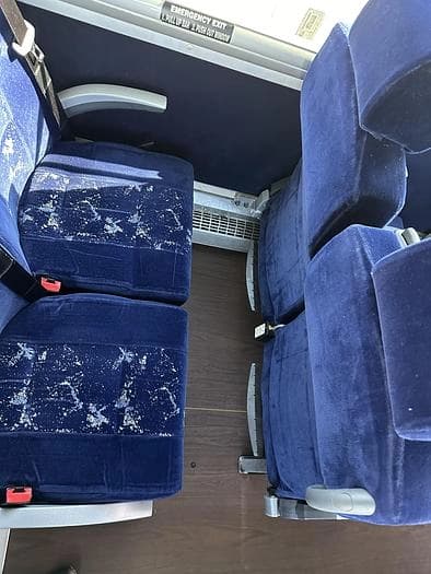 2015 Volvo 9700 Coach - Image 2
