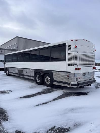 1994 Mci 102DL3SS Coach - Image 2