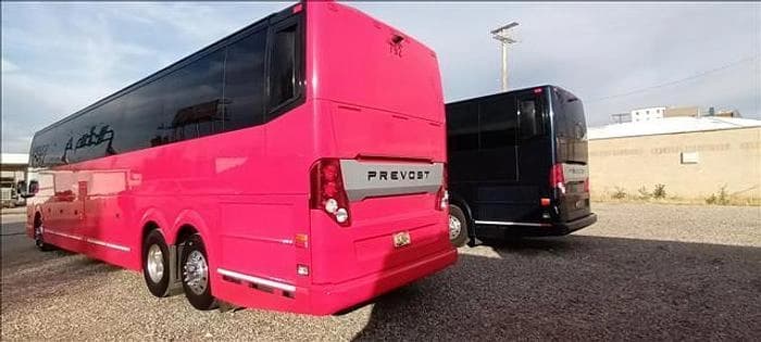 2017 Prevost H3-45 Coach - Image 3