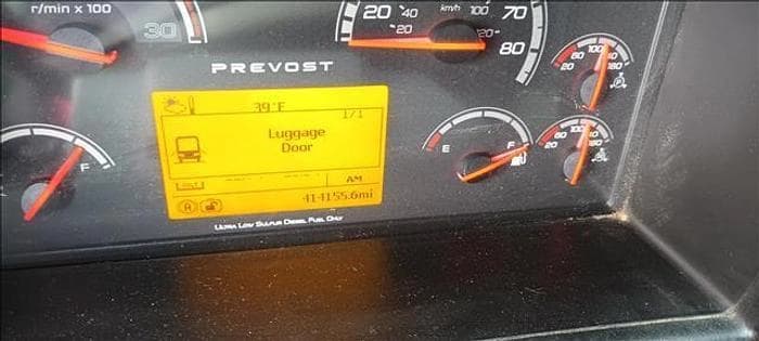 2017 Prevost H3-45 Coach - Image 21