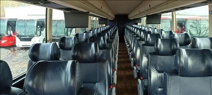 2017 Prevost H3-45 Coach - Image 12