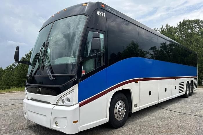 2016 Mci J4500 Coach - Image 2