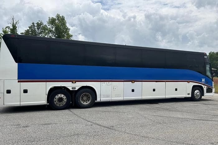 2016 Mci J4500 Coach - Image 10