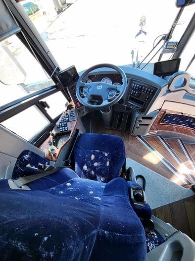 2013 Mci J4500 Coach - Image 10