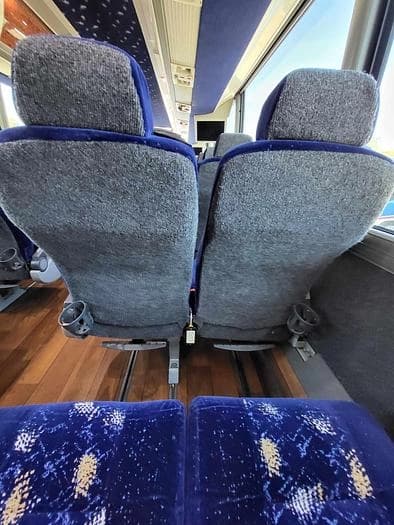2013 Mci J4500 Coach - Image 4