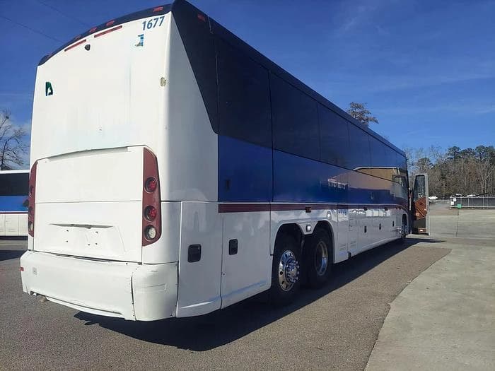 2013 Mci J4500 Coach - Image 7
