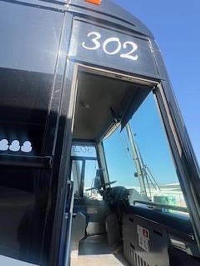 2008 Mci D4500 Coach - Image 4