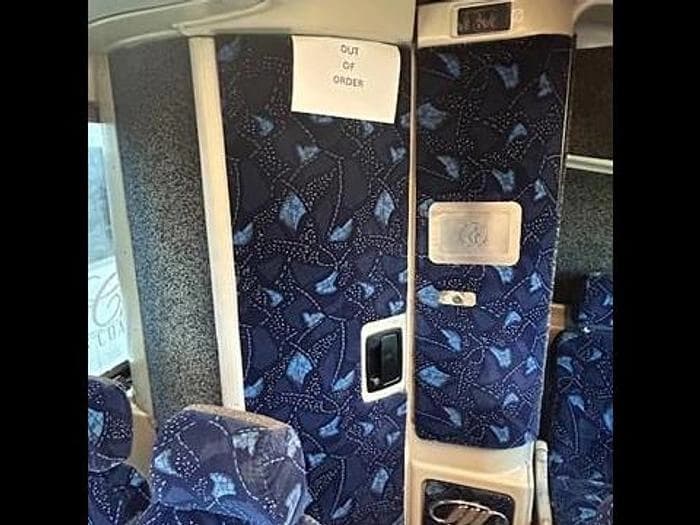 2004 Mci J4500 Coach - Image 13