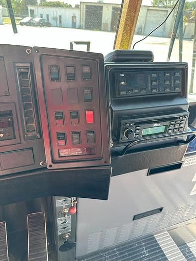 2003 Mci D4500 Coach - Image 22