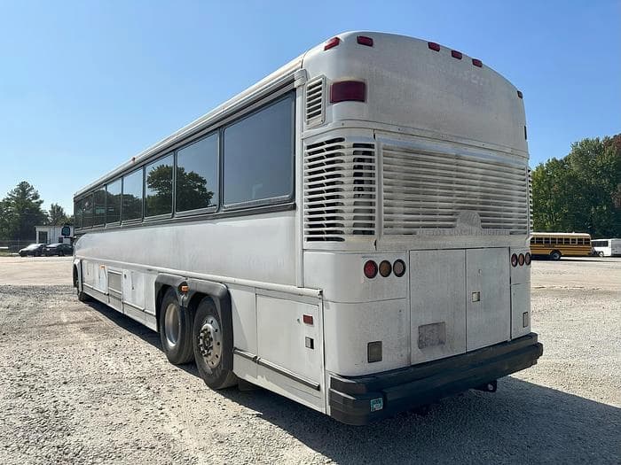 2003 Mci D4500 Coach - Image 3