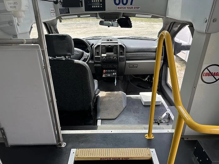 2019 Champion F550 Shuttle Bus - Image 5