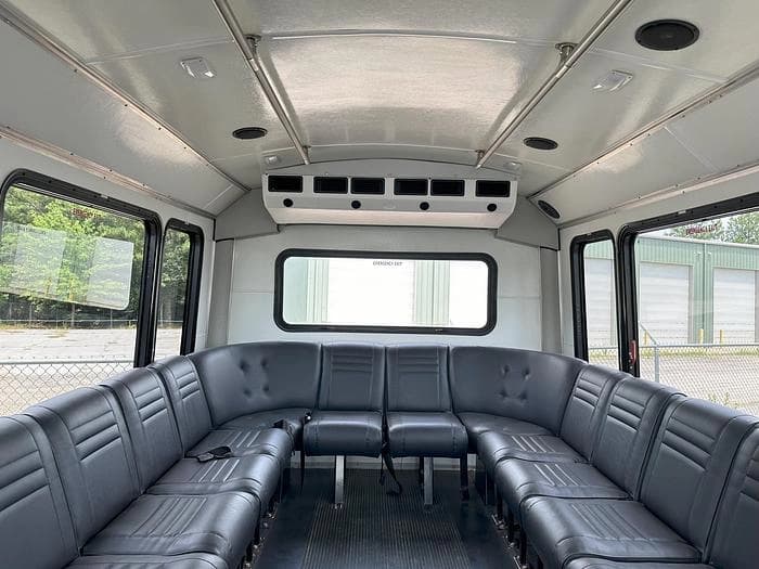 2019 Champion F550 Shuttle Bus - Image 4
