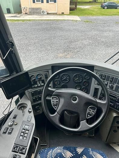 2009 Mci J4500 Coach - Image 10