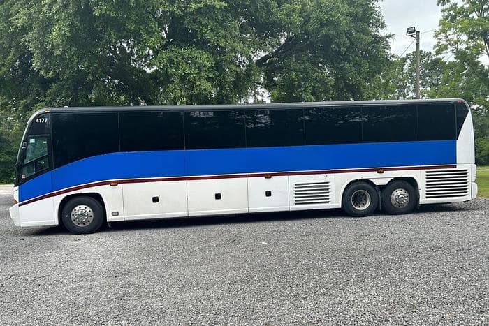 2009 Mci J4500 Coach - Image 9