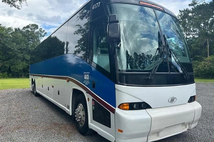 2009 Mci J4500 Coach - Image 5