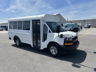 2018 Chevrolet Express 3500 bus