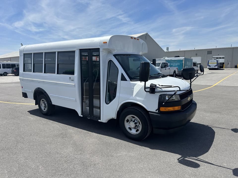 2018 Chevrolet Express 3500 Girardin - Image 1