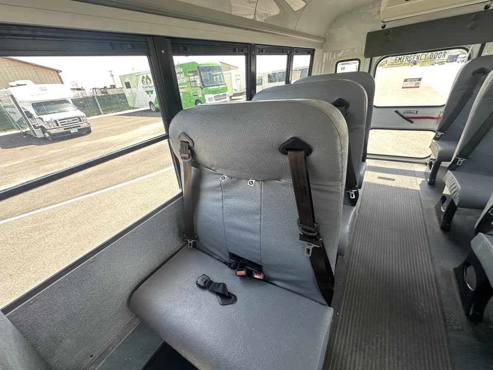 2018 Chevrolet Express 3500 Girardin - Image 11