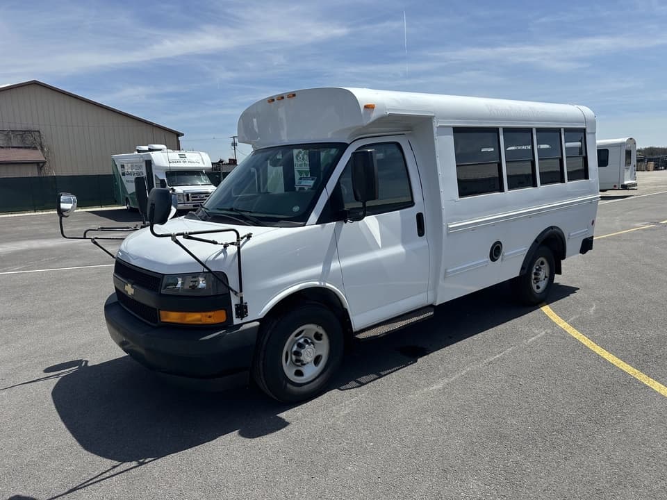 2018 Chevrolet Express 3500 Girardin - Image 7