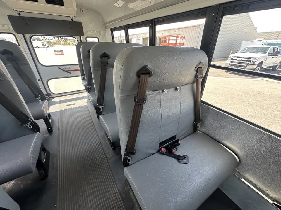 2018 Chevrolet Express 3500 Girardin - Image 10