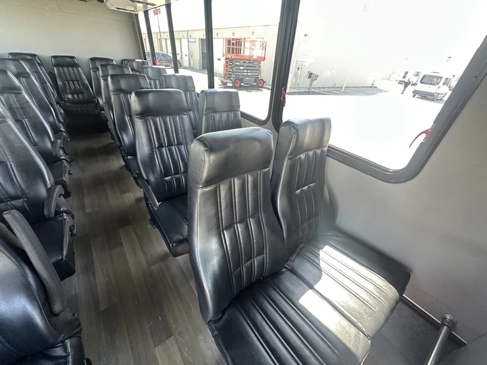 2017 Ford Goshen Shuttle Bus - Image 11