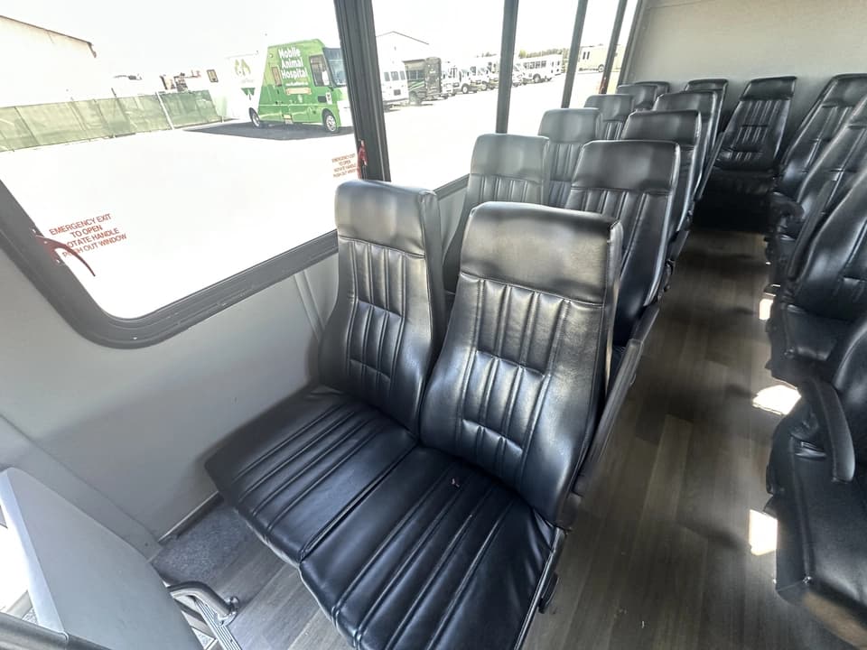 2017 Ford Goshen Shuttle Bus - Image 12