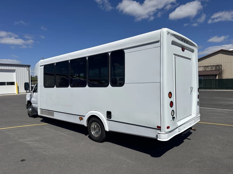 2017 Ford Goshen Shuttle Bus - Image 6