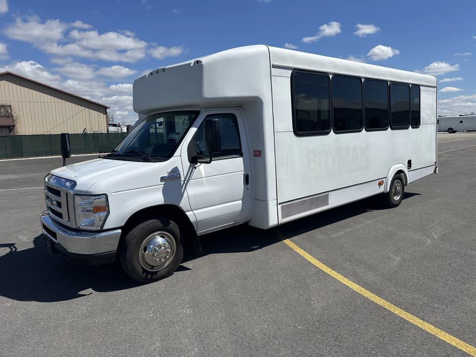 2017 Ford Goshen Shuttle Bus - Image 8