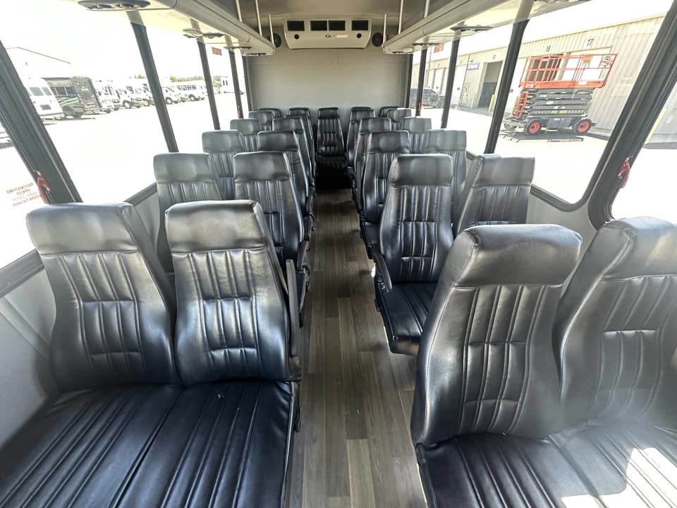 2017 Ford Goshen Shuttle Bus - Image 10