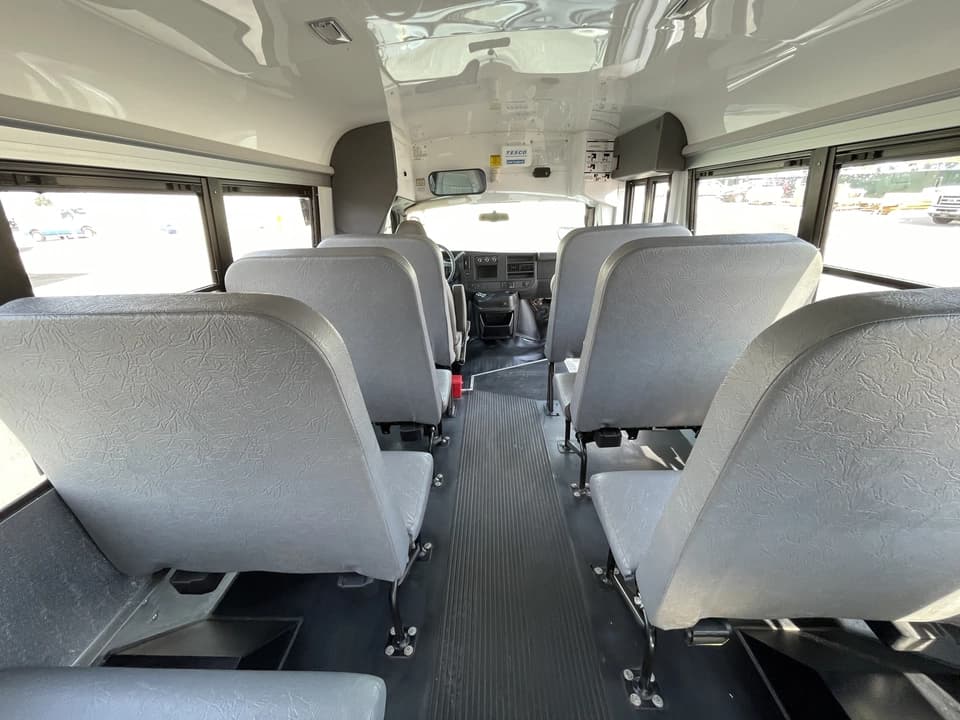 2017 Chevrolet Express 3500 Girardin - Image 12