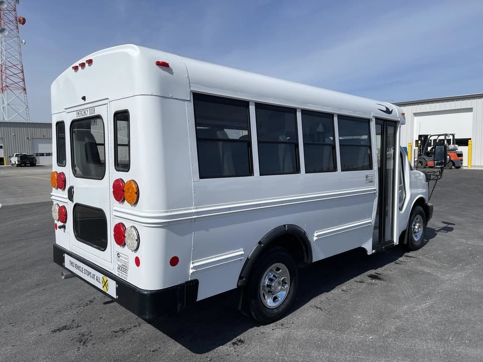 2017 Chevrolet Express 3500 Girardin - Image 3