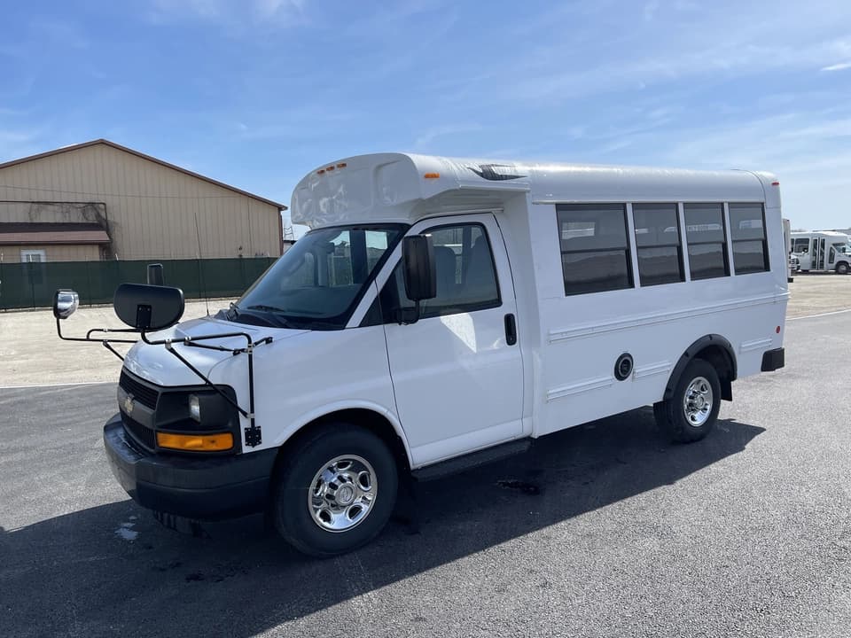 2017 Chevrolet Express 3500 Girardin - Image 7