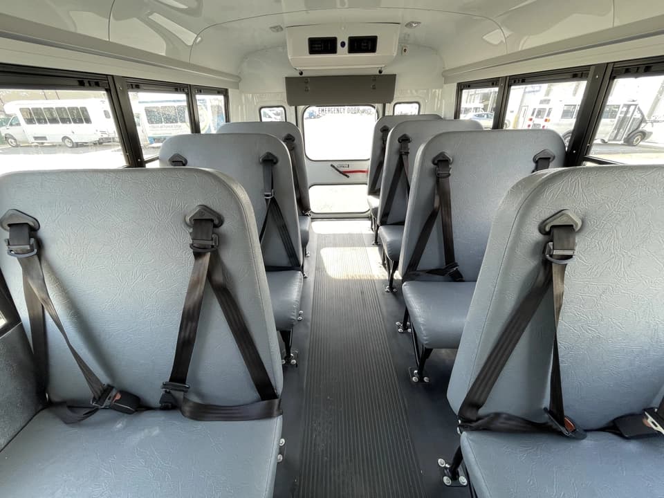 2017 Chevrolet Express 3500 Girardin Shuttle Bus - Image 9