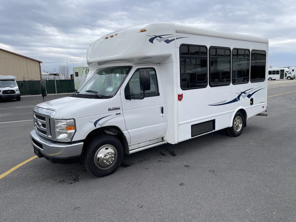2019 Ford E350 Starcraft Shuttle Bus - Image 7