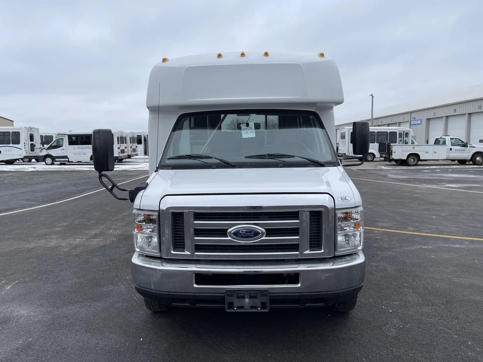 2019 Ford E350 Elkhart Coach Shuttle Bus - Image 9