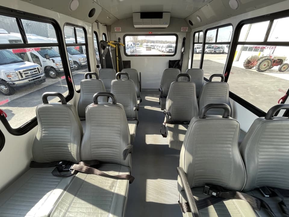 2019 Ford E350 Elkhart Coach Shuttle Bus - Image 10