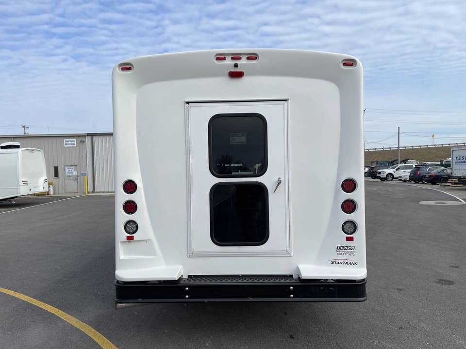 2022 Ford E450 StarTrans Shuttle Bus - Image 5