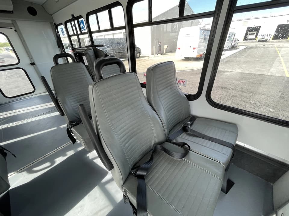 2022 Ford E450 StarTrans - Image 11