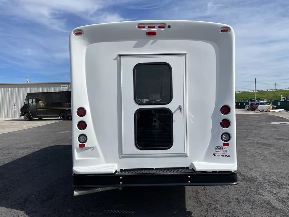 2022 Ford E450 StarTrans - Image 5