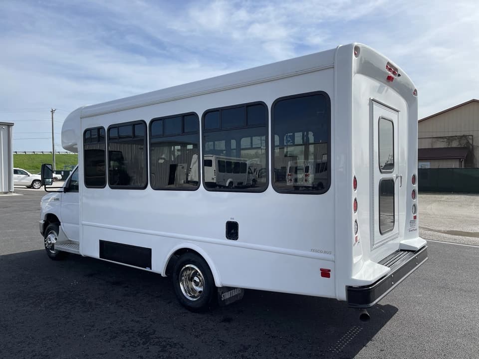 2022 Ford E450 StarTrans - Image 6