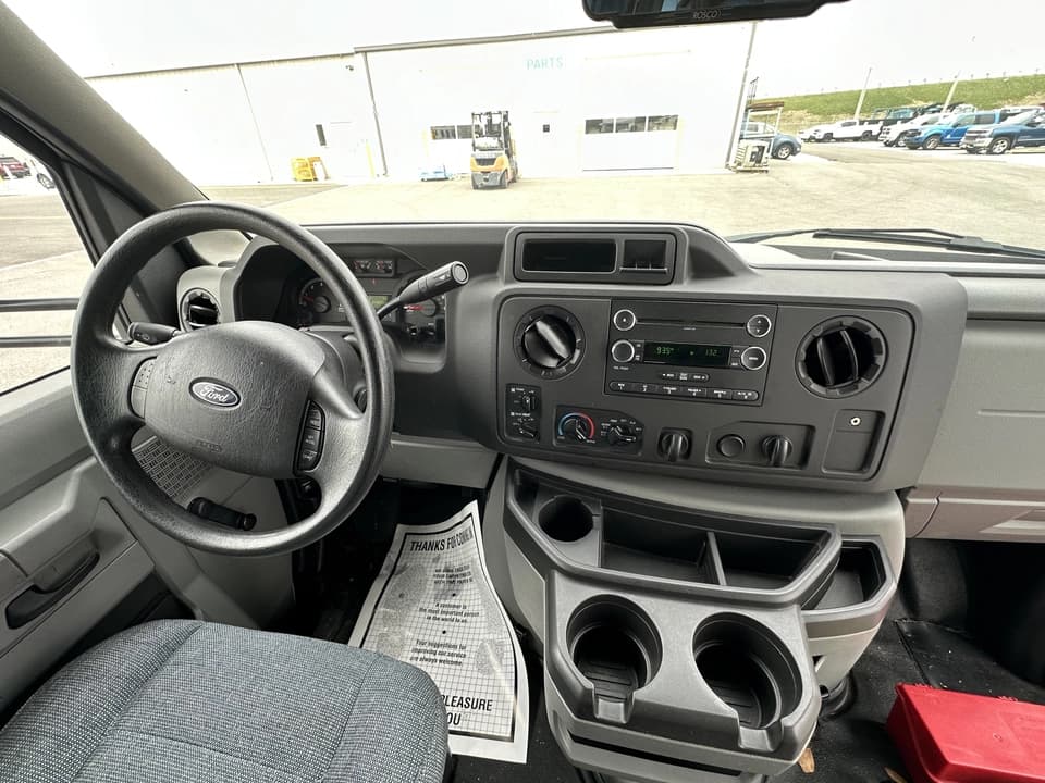 2018 Ford E450 Starcraft - Image 12