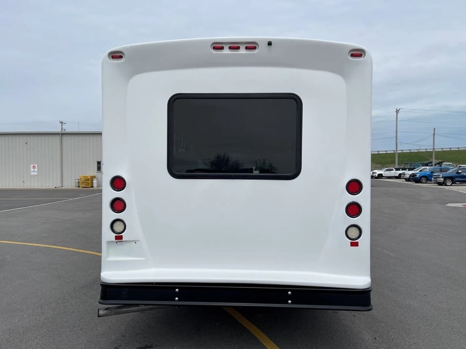 2018 Ford E450 Starcraft - Image 4