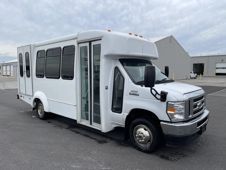 2021 Ford E350 Elkhart Coach - Image 1