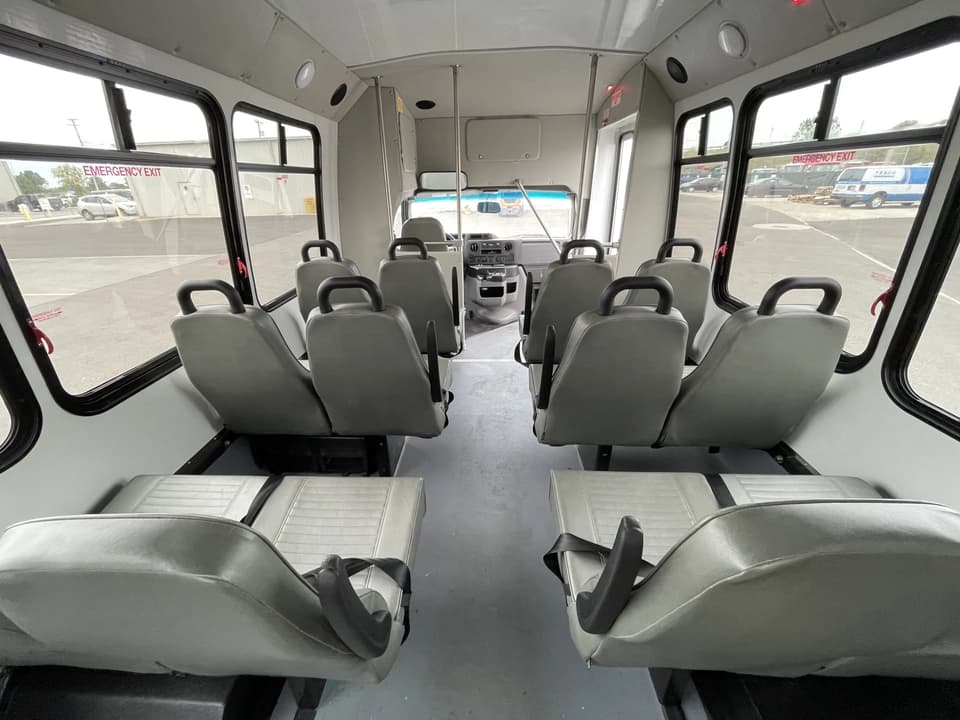 2021 Ford E350 Elkhart Coach - Image 12